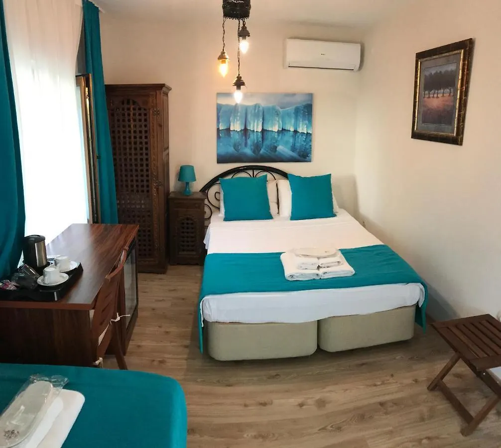Foca Antik Otel 2*,