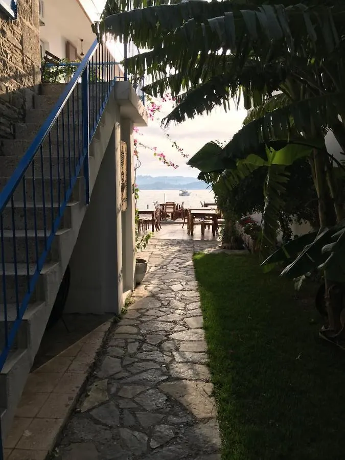 Foca Antik Otel 2*,